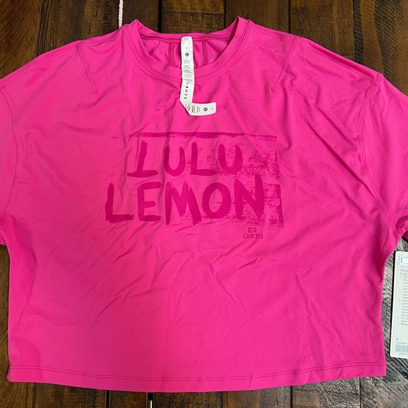 lululemon athletica Tops - Lululemon sonic pink t shirt